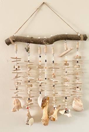Conch Shells W/1950’s Wooden Clothes Line Pins Handmade Wind Chime 1