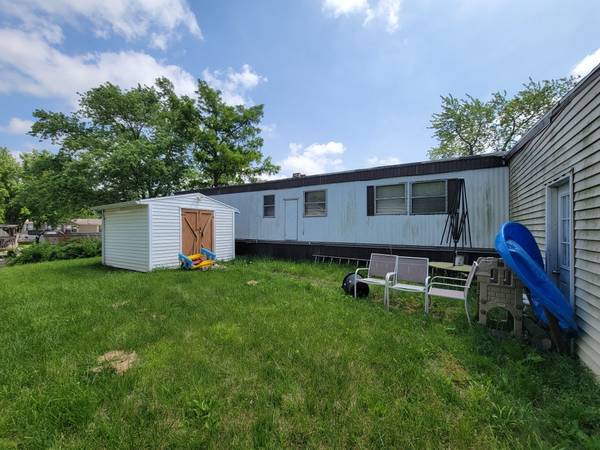 $28,000 / 2br - Mobile home for sale in grand view estates Bloomington il (61701)64018613777795122