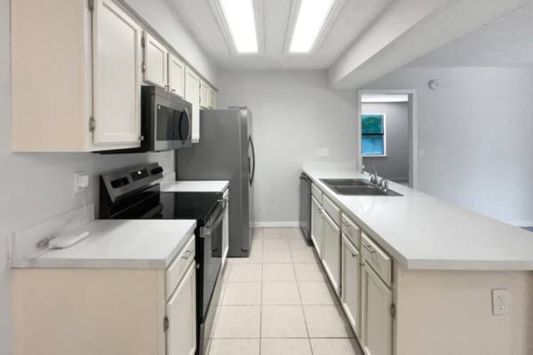 $640 / 2br - 992ft2 - $640 / increíble 2 habitaciones / Enfoque en espacio y practicidad (Jacksonville)64005270191489123