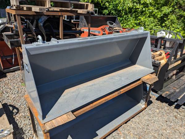 New 66" Compact Tractor Front Loader Bucket 1