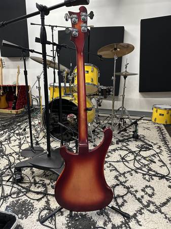 Rickenbacker 4001V63 bajo - $2.700 (Allston)63438988215555123