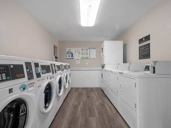 $1,985 / 2br - 896ft2 - Gas Range, Vinyl Plank Flooring, Extra Storage (Woodlands West)63952926661251122