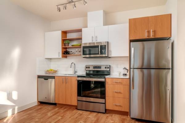 $1,350 / 1br - Walk to top restaurants from your door @ Division Street Station! (SE Portland, Division, Richmond, Mt Tabor)63776937516033121