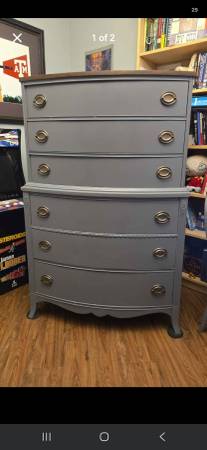 Dresser 1