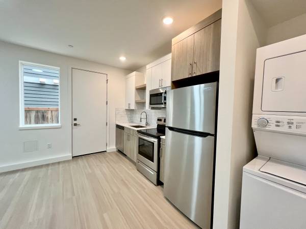 $1,050 / 326ft2 - W/D in Studio Apartment | Experience the Essence of Portland’s Arbor L63831397363331121