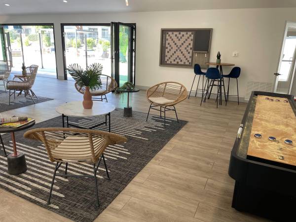 $1,885 / 2br - NEW SPECIAL ALERT!! Rent free until NOVEMBER 1st!!63992636896899122