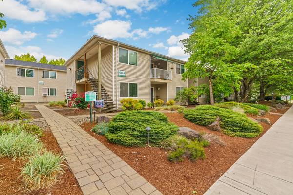 $575 / 140ft2 - Renovated "Studio-ized" Quad Apartment (Albany, OR)63624859739265121