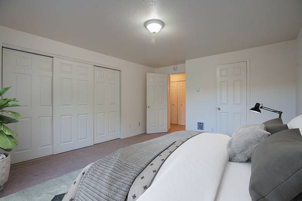 $1,525 / 2br - 1082ft2 - LOOKING TO MOVE? CHECK THIS OUT! (Vancouver)63831463778049124
