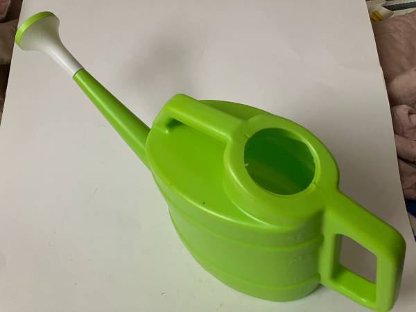 GREEN PLASTIC WATERING CAN SHOWER SPRINKLER HEAD FEED PLANTS OVAL TANK 1