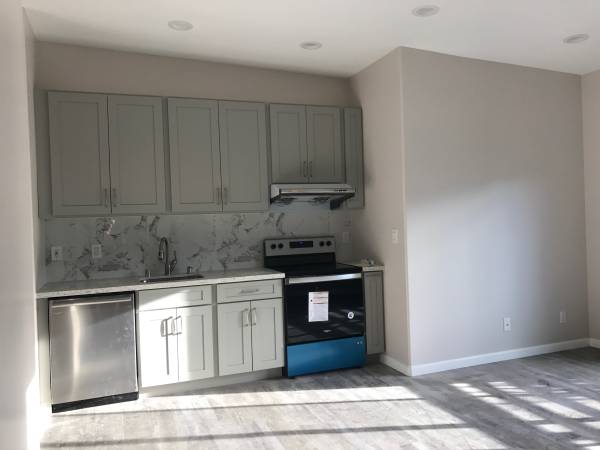 Gorgeous 2BR/1BA Upper Manoa Home Available 10/14 1
