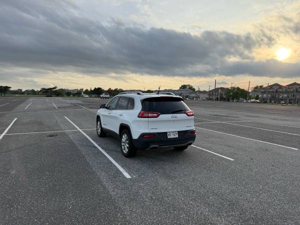Jeep Cherokee 3.2 2015 - $11,500 (Staten Island)63614327168641122