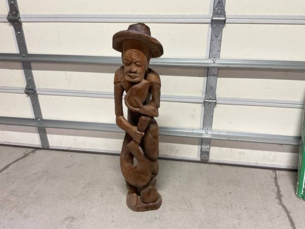 Statue 1