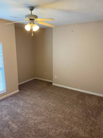 $1,185 / 2br - Spacious 1bed 1bath available NOW! Amazing Amenities! RENT SPECIAL!64021009803393124