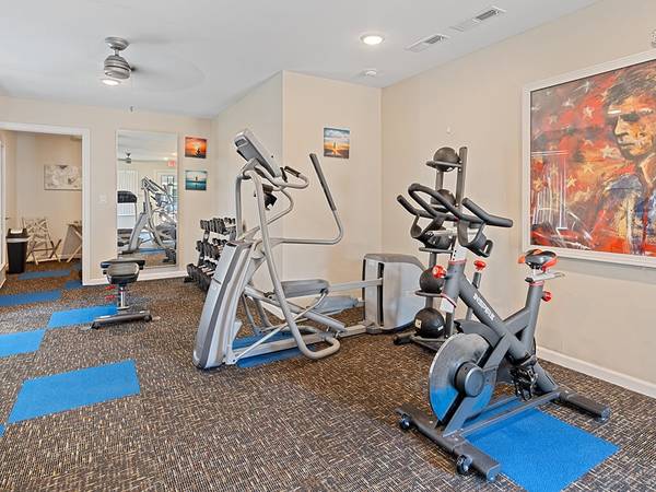 $1,290 / 2br - 920ft2 - You want it, we got it! Fitness center, dog park, playground, Grill + (2260 10th Street, Coralville, IA)63961205336834122