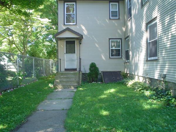 $1,525 / 1br - 750ft2 - Cozy Apt in Prime Location- the Best Deal in Town! (Franklin, MA)63856337984001120