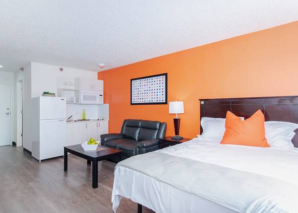 Flat Screen TVs, Elevator Access, Free Parking 1