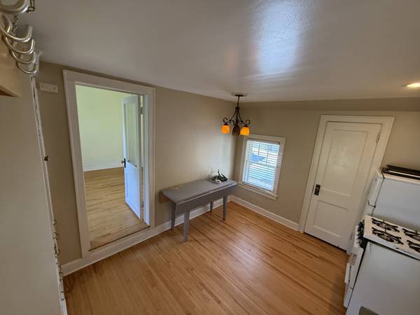 $1,600 / 1br - ALL UTILITIES INCLD / RARE opening on Parkway (SW Mpls)63666930711683121