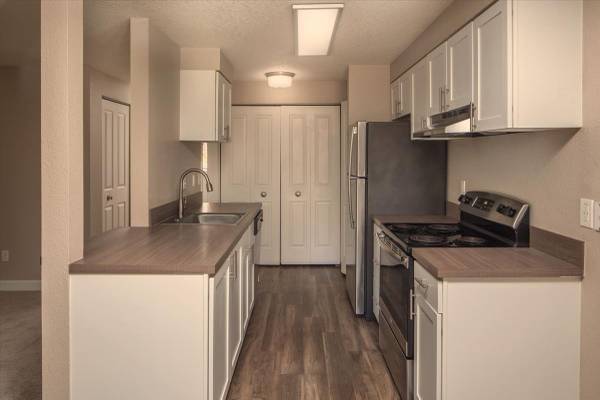 $2,395 / 3br - 1265ft2 - Lovely Retreat in Lake Oswego! Your New Home Awaits at Parkridge (Mountain Park Neighborhood)63672600938243124