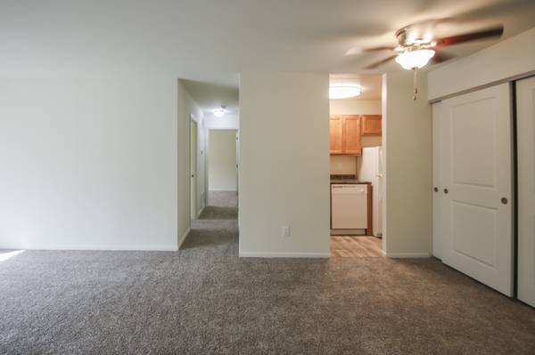$1,235 / 2br - 750ft² - Don't Miss Out on What Park Lane Apartments Has to Offer – Tour Today! (North Central)63172765803009121