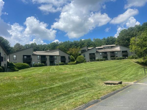 3 Bedroom 2 Bath - $1700 - 1280ft2 1