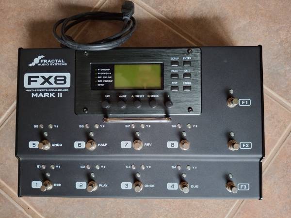 Fractal Audio FX8 Mark II Multi-Effects Pedalboard–Excellent Condition 1