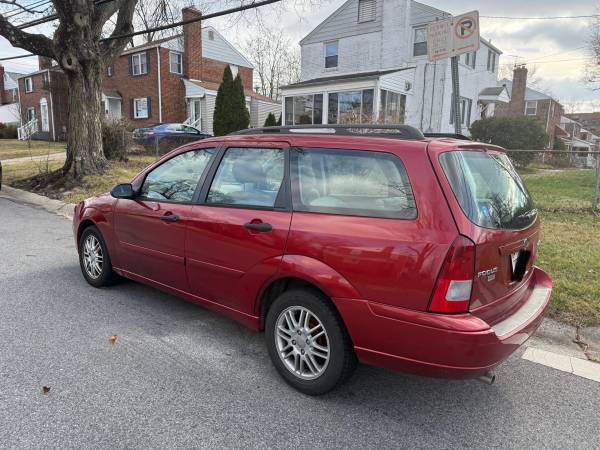 2005 FORD FOCUS ZXW SES - $2,500 (Silver Spring)63618574215169122