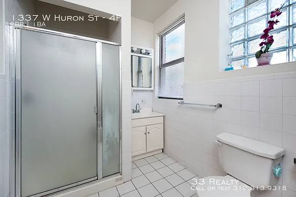 $2,285 / 2br - 1200ft2 - Spacious 2BR / 1BA Sublet in Noble Squar — Available Nov 1 — $2,285/mo (Noble Square)63960148622467120