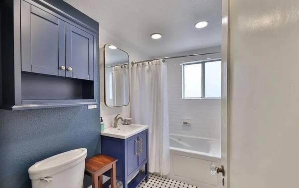 $650 / 1br - Welcome to this charming 1 Bedroom, 1 Bath Craftsman home. (San Diego, CA)64037217357315123
