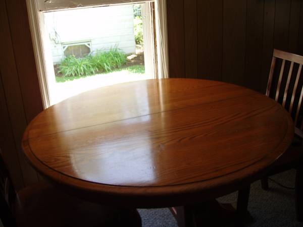 S. Bent & Bros. Solid Dining Table & 4 Chairs w/ Two Extension boards 1
