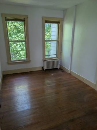 $1,200 / 1 habitación - 528 pies² - Apartamento de 1 dormitorio en Brattleboro (Brattleboro)63313460812035123