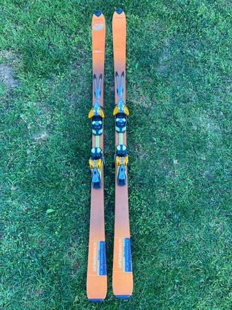Salomon Scream 8 Pilot Snow Skis 190 cm with Bindings - sporting