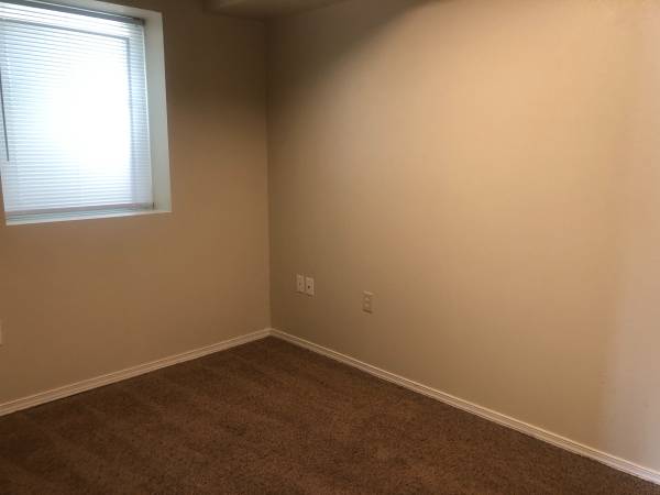 $1,800 / 4br - 1100ft2 - 1068 NE B St (Pullman)63980822027779124