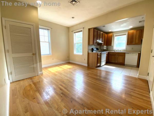 $2,800 / 1br - --- Updated 1 bed -- ((( 5 mins to the T ))) - Central Air - NO FEE (Cambridge \ Central Sq. \ Cambridgeport)63828338998787120