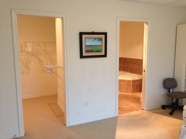 $1.025 / 176 pies cuadrados - UN DORMITORIO CON BAÑO PRIVADO (dentro de un condominio de 3 dormitorios y 3 pisos) (Ann Arbor)63179888669443124