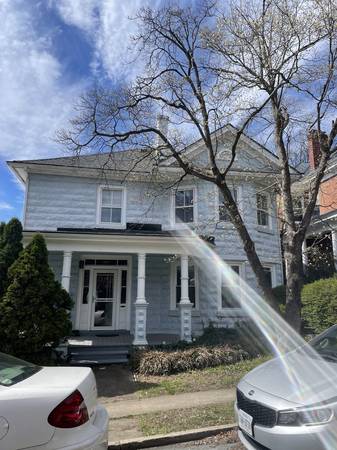 Summer sublet: Spacious apartment off downtown mall 1