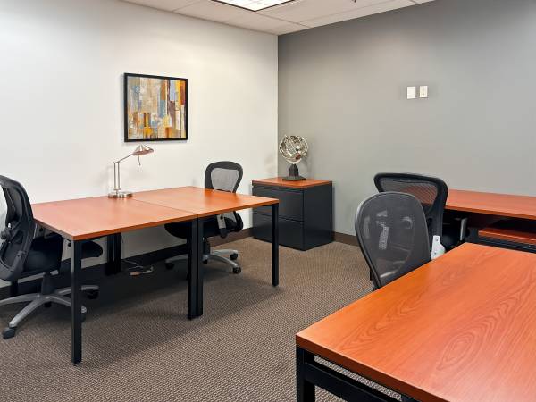 No setup needed – office ready to use 1