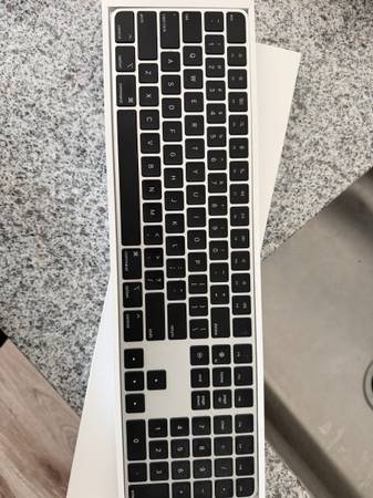Apple Magic Keyboard (A2520) - electronics - by owner - sale