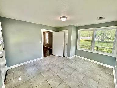 $1,290 / 2br - 925ft2 - HOUSE FOR RENT AVAILABLE (hazelwood)64008828720257121