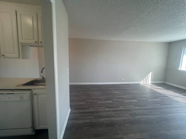 $1,295 / 2br - Available NOW Stop by today, move in this weekend!! (Hermitage)63680193903875122