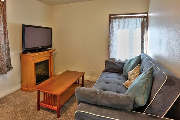 $1,800 / 1br - 650ft2 - Excelente apartamento amueblado tranquilo (Casa de Oro)63701781928451120