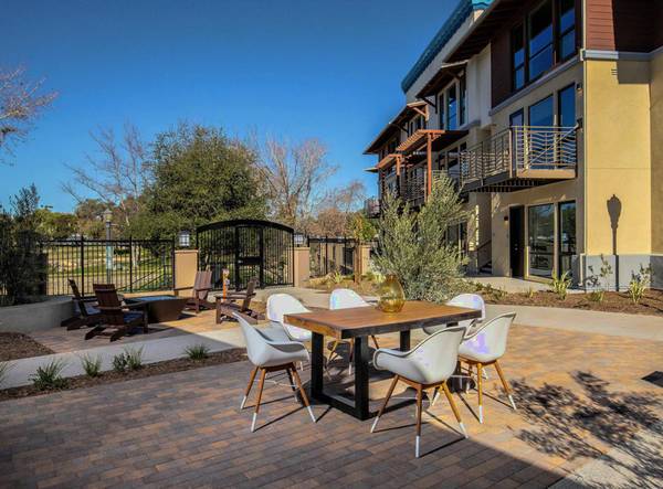 $2,175 1ST MONTH w $500 OFF - Roller Shades, Upgraded Interior, Awesome View (Vista Village)63998454386690124