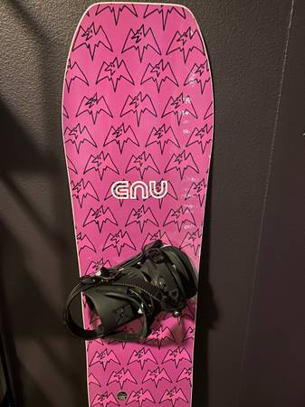 Gnu Gremlin Snowboard and Bent Metal Bindings 1