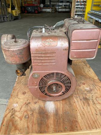 1971 Briggs and Stratton Engine 13hp 1