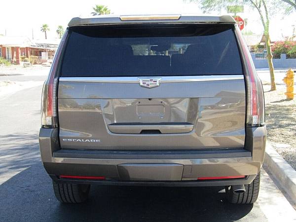 2016 Cadillac Escalade Luxury Collection 4X4 4dr SUV - $24999.0063490572611331124