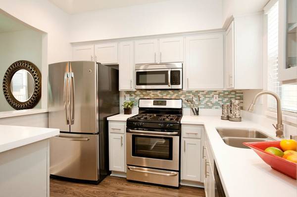 $2,495 / 1br - 580ft2 - TOP TIER RENOVATED 1 BEDRROM 1 BATH AVAILABLE WITH GREAT AMENTITS (SHERMAN OAKS)63700977894017123