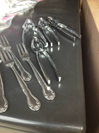 Crab Crackers and Seafood Forks set of 15 of each (4) 1