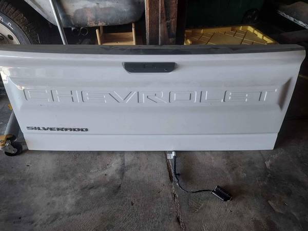 2020 2021 2022 chevrolet tailgate 1