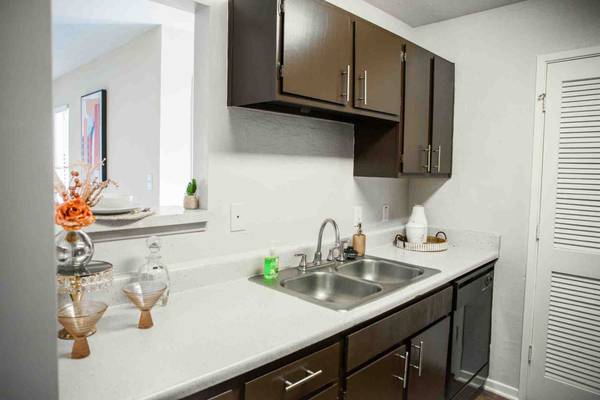 $1,209 / 1br - 696ft2 - Beautiful community in a quiet setting! Rent Spring Lake Apartments (Morrow)63964128658947124