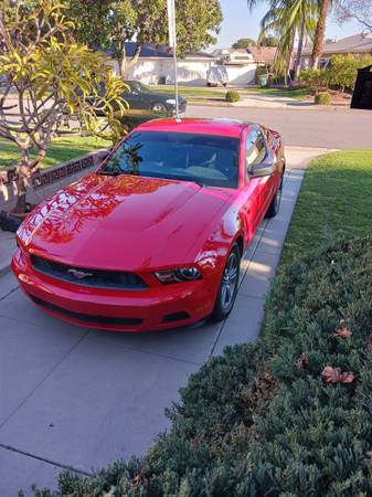 2010 Ford Mustang Coupe 1