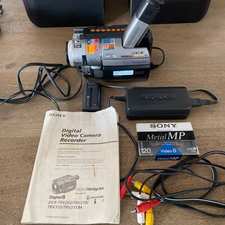 Sony Handycam DCR-TRV310 Digital8 / Video8 Camcorder – Complete